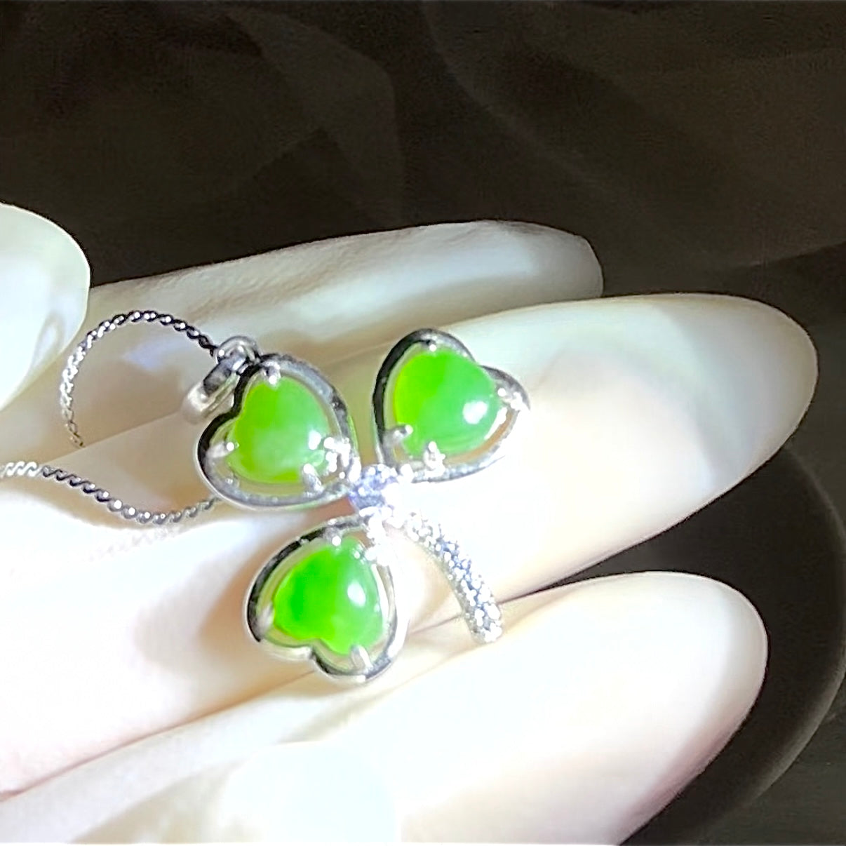 Sterling silver genuine Sibebian Nephrite Jade clover pendant