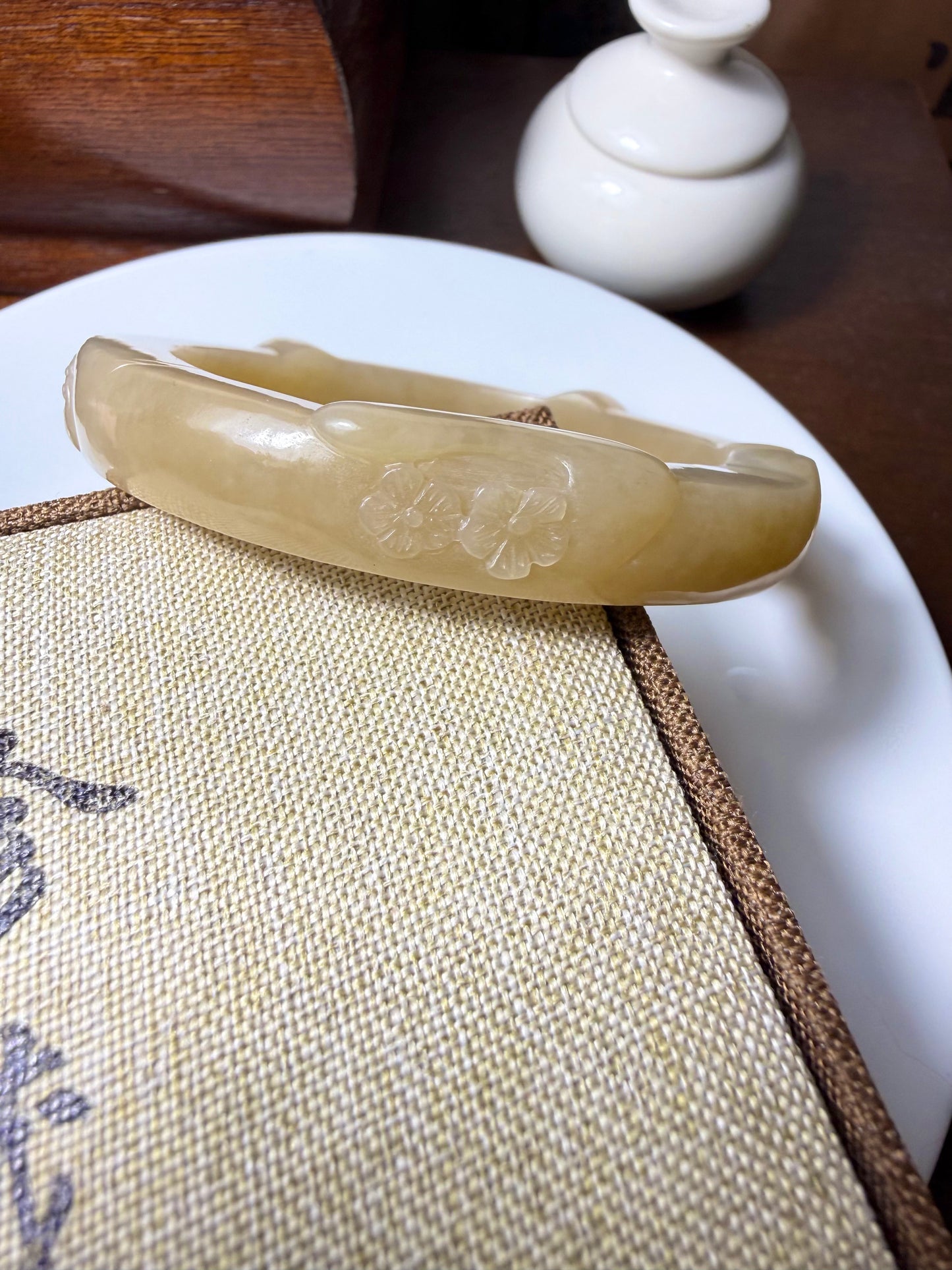 Certified Sugar brown Hetian Jade nephrite jade Bracelet Carved Cat bangle - 56mm inner diameter