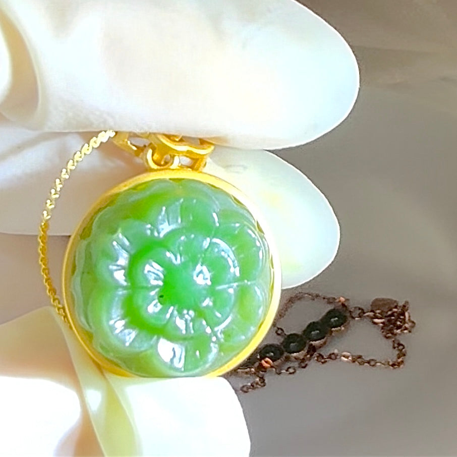 Gold plated on sterling silver genuine Sibebian Nephrite Jade rose pendant