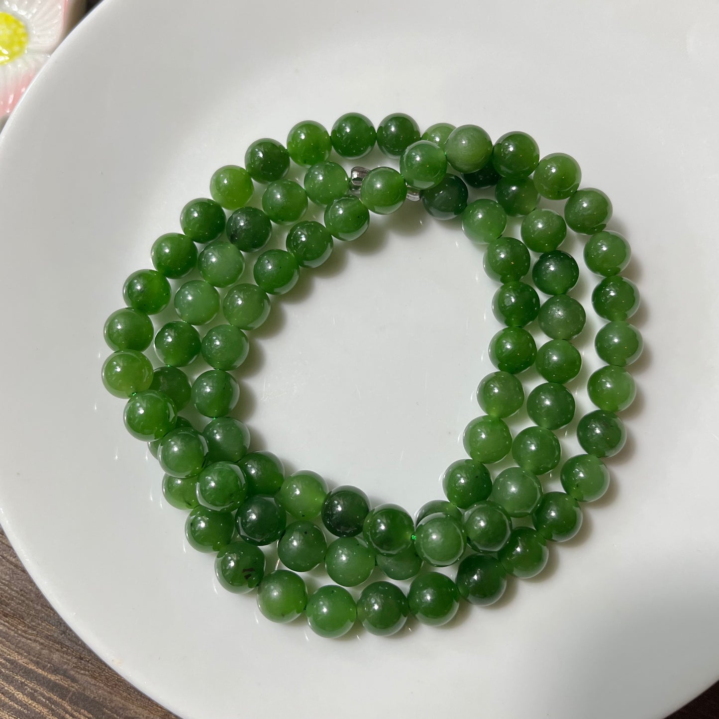 Certified genuine bright green Siberian Nephrite Jade necklace - 24 inches 8mm beads