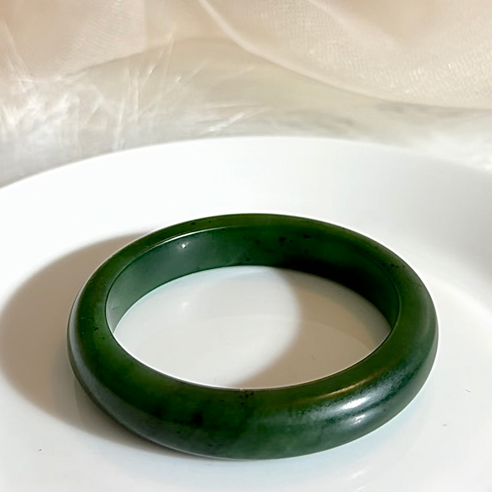 Certified Genuine Siberian green nephrite jade bracelet bangle - inner diameter 50mm - matte polish